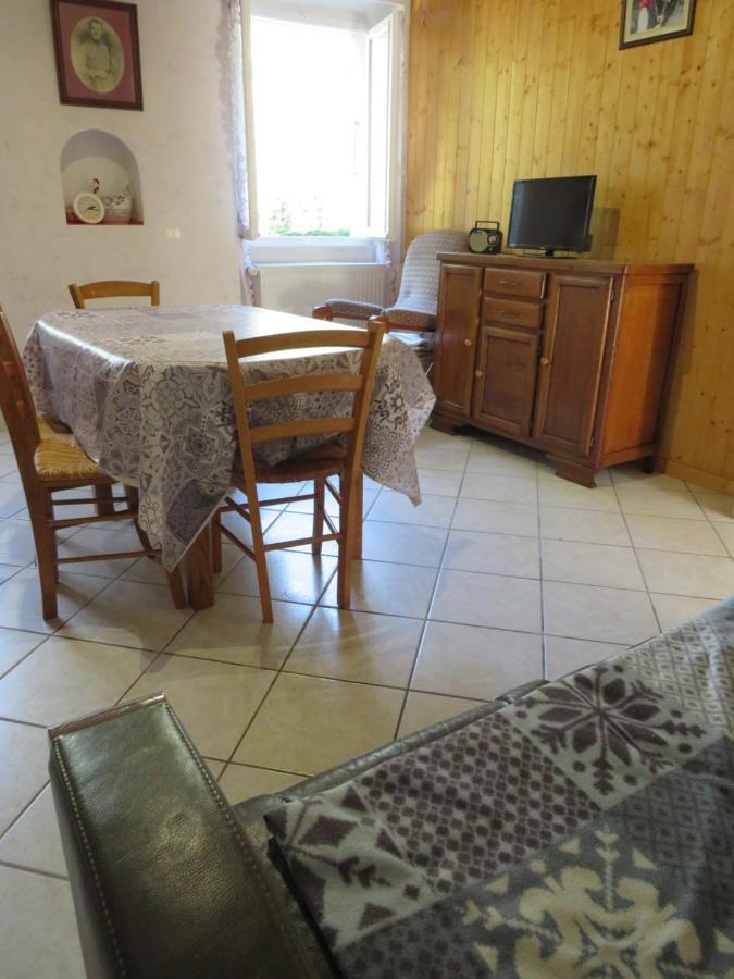 Au Coeur De La Campagne - Gite Non Loins D'Annecy- A 17 Min D'Annecy - Tout Pret D'Aix Les Bains Saint-Girod Ngoại thất bức ảnh